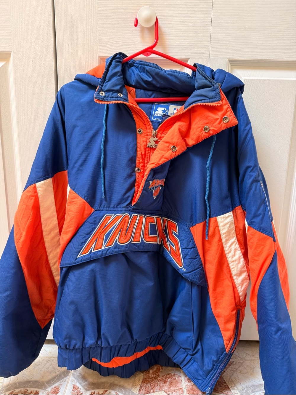 Vintage 1990s STARTER New York Knicks Blue and Orange Pullover Jacket